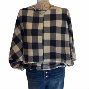 White birch white/black plaid long sleeve sweater